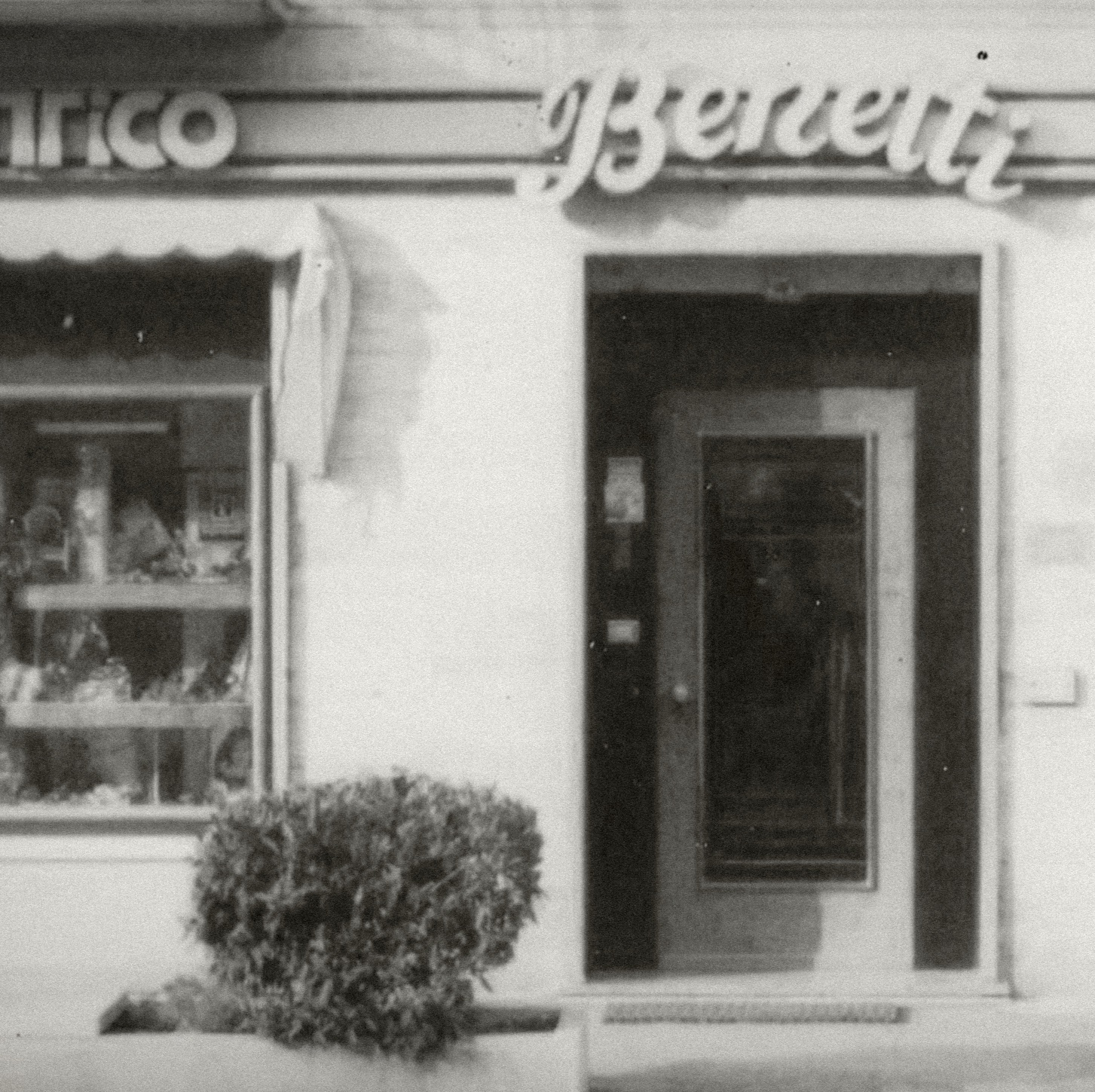 La vetrina storica di Ottica Benetti
